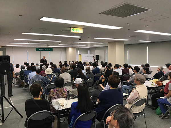 写真：講演会の様子