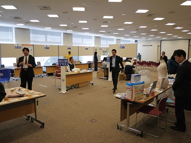 福祉機器展会場風景