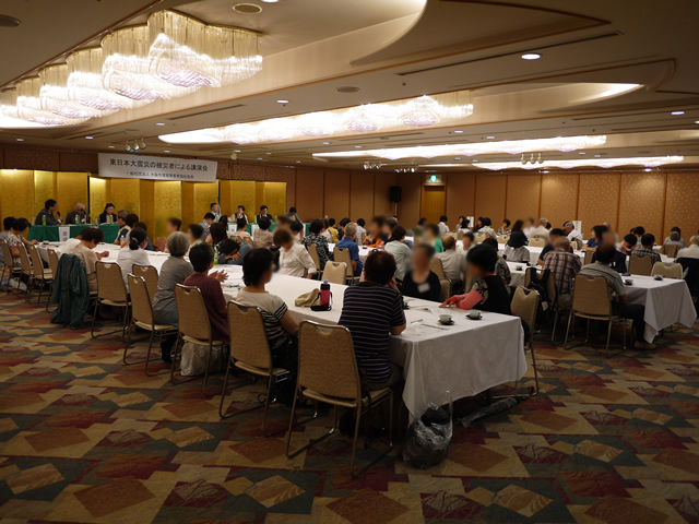 音声対応の各種機器と防災グッズ展会場風景